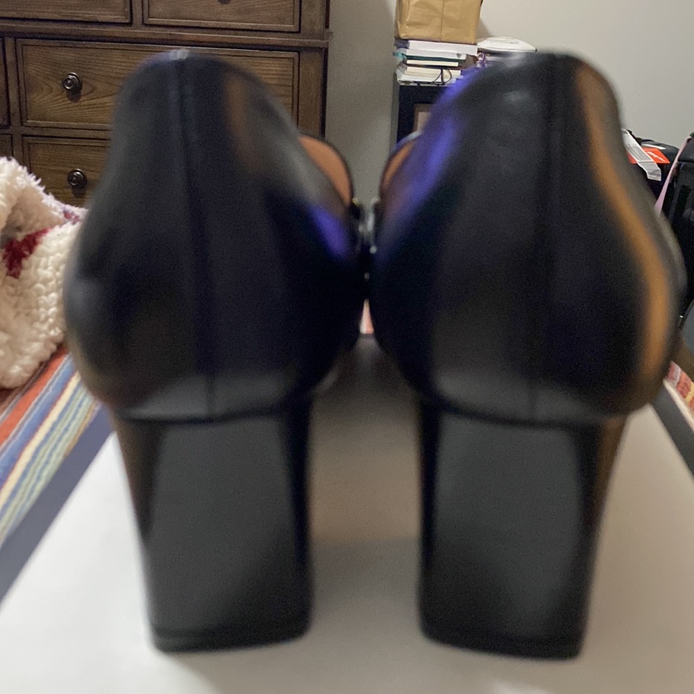 Authentic Gucci Heels - Picture 4 of 7